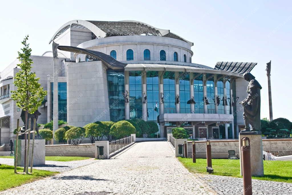 Épület - Budapest - A Nemzeti Színház épülete