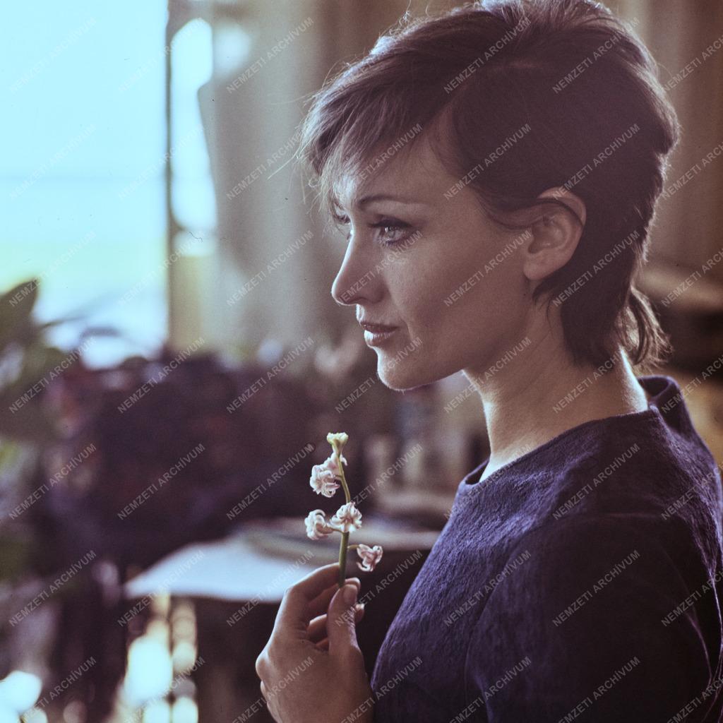 Kultúra - Dőry Virág színművész