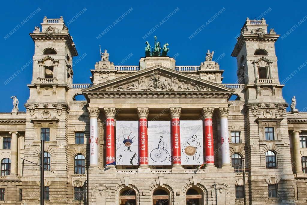 Épület - Budapest - A Néprajzi Múzeum épülete