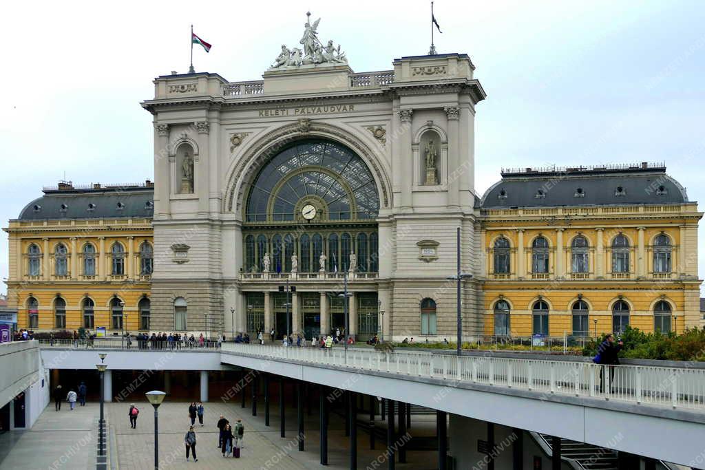 Városkép - Közlekedés - Budapest - Keleti pályaudvar