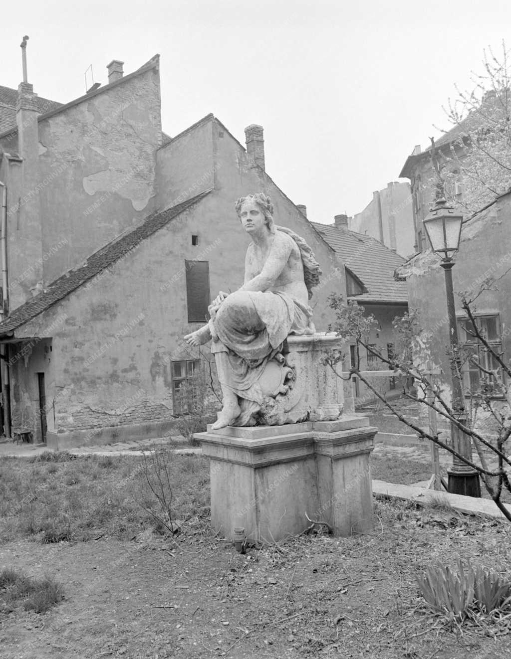 Városkép - Várostörténet - Budapesti udvarok - Ráday utca