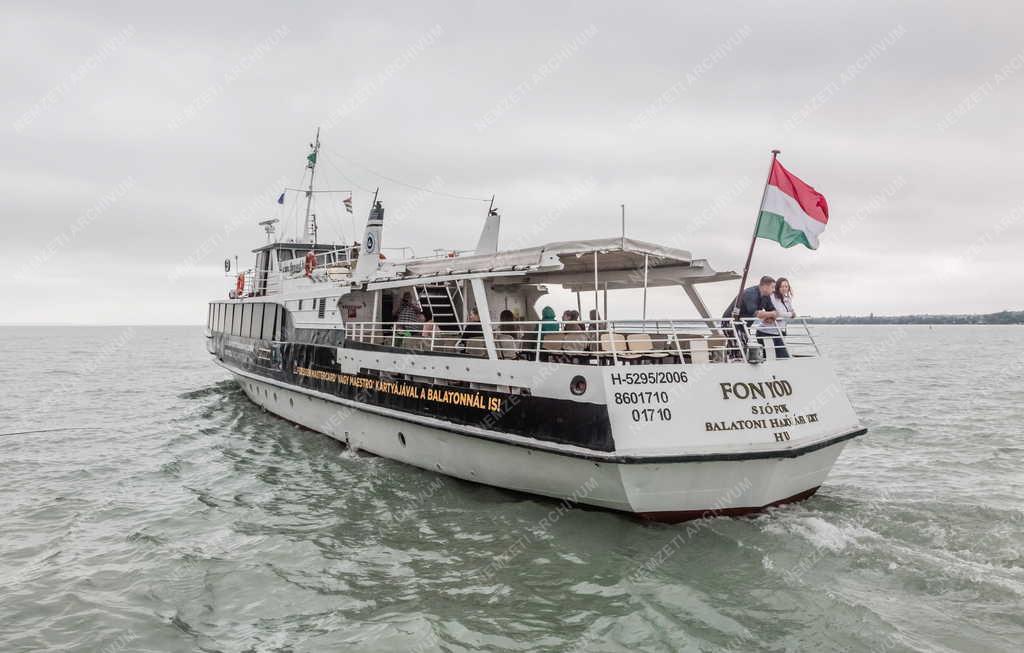 Közlekedés - Tihany - A Fonyód személyhajó
