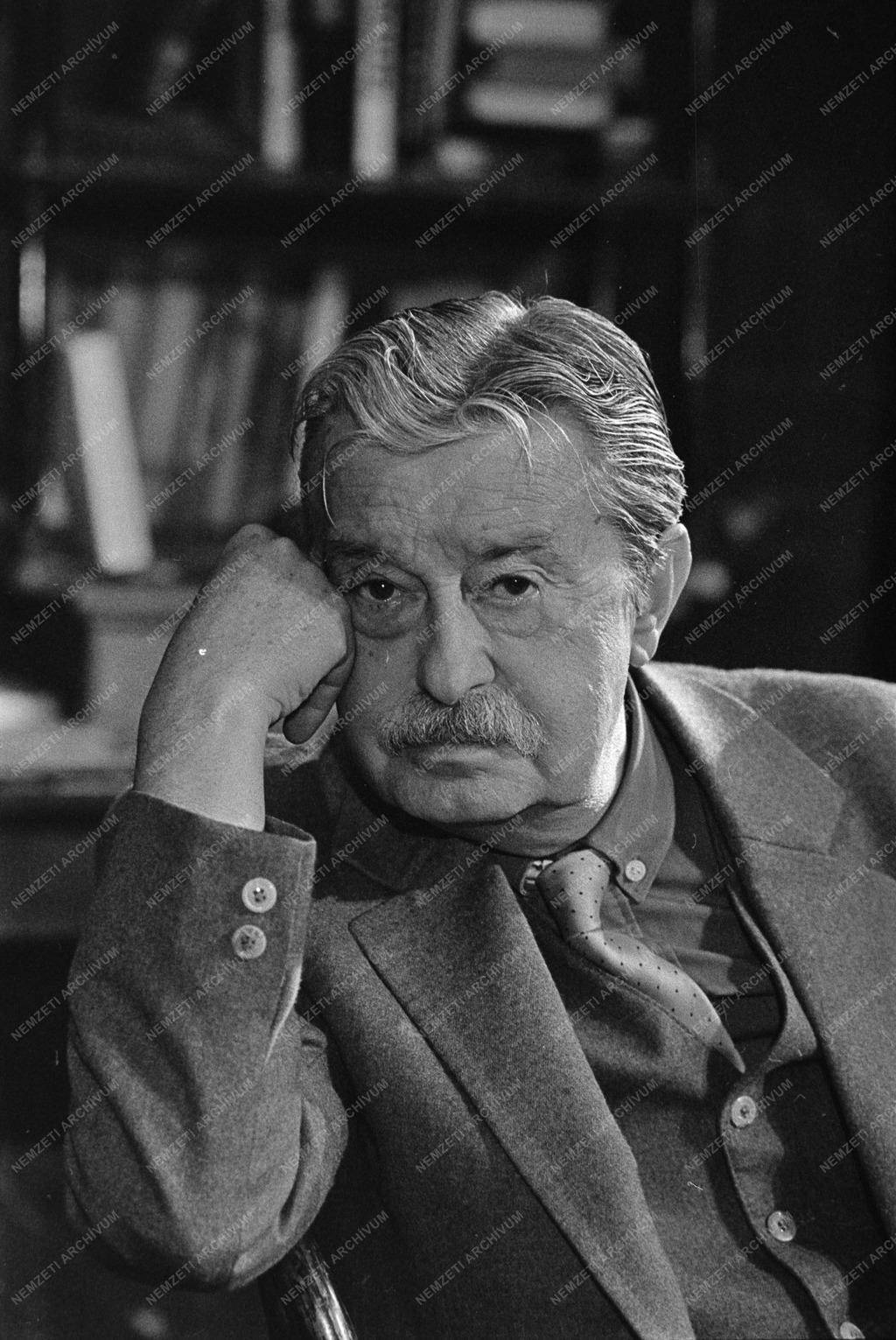 Kultúra - Mensáros László színművész