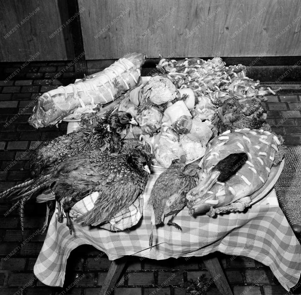 Vendéglátás - Hús alapnyagok egy étteremben
