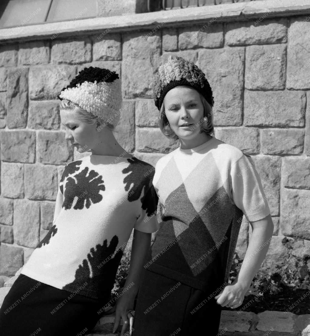 Divat - Budapest Kötő Háziipari Szövetkezet őszi-téli kollekciója