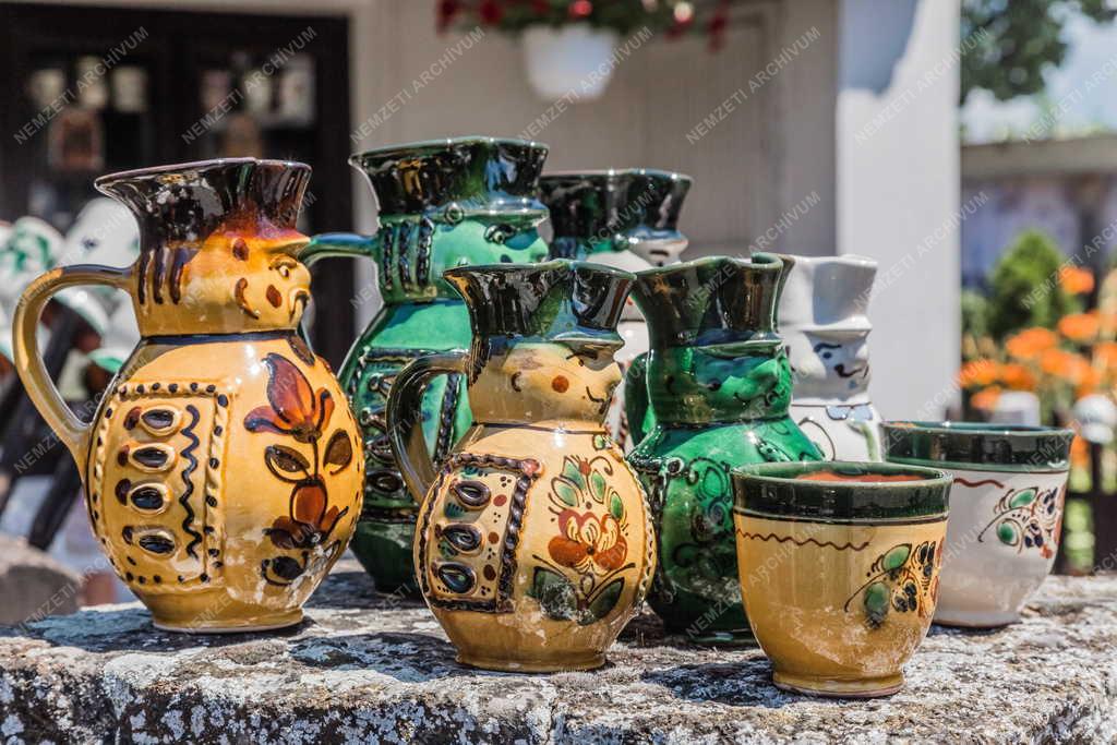 Népművészet - Tihany - Miskakancsók