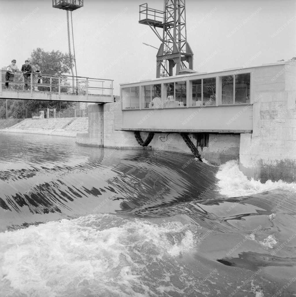 Folyam szabályzás - Új Duna-zsilip Tassnál