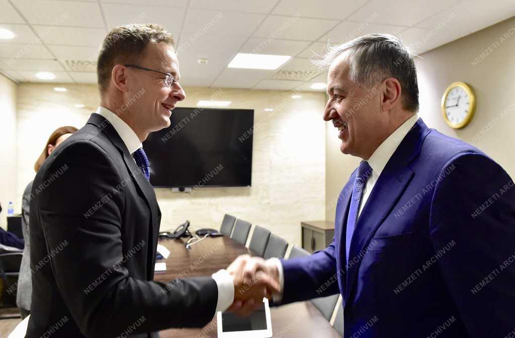 Szijjártó Péter Genfben