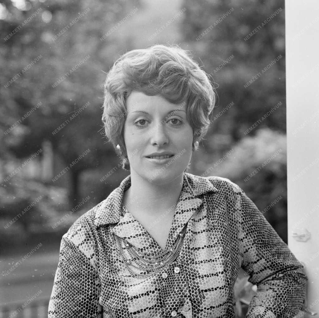 Színház - Laczó Ildikó operaénekesnő