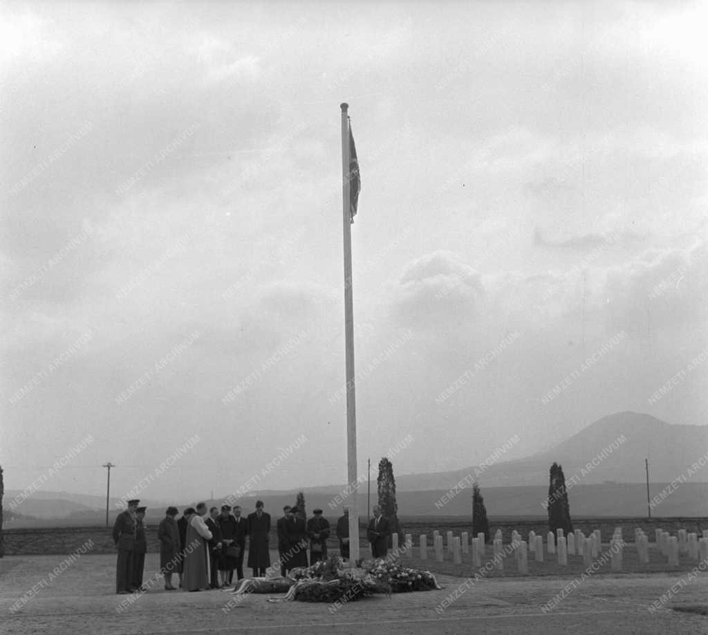 Ünnepség - Koszorúzás - Solymár