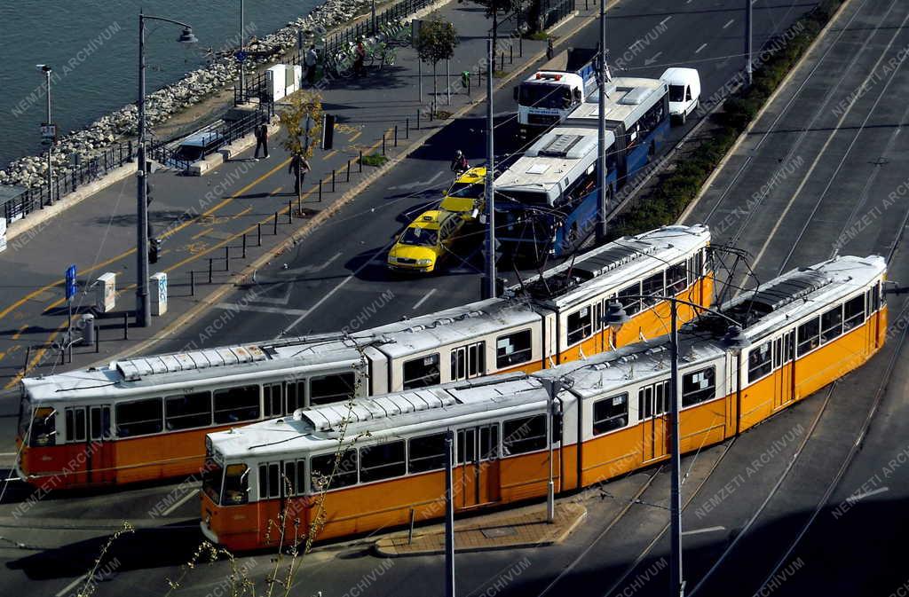 Közlekedés - Budapest - Villamosforgalom a Szent Gellért téren