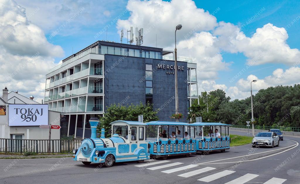 Városkép - 950 éves Tokaj