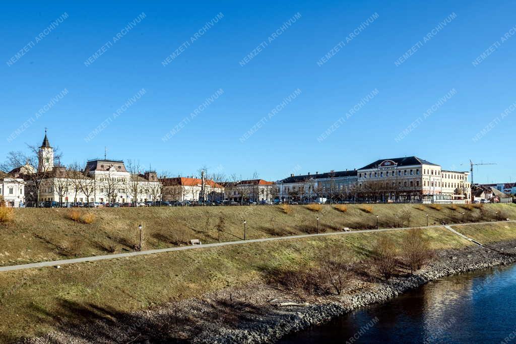 Városkép - Baja - Városháza épülete