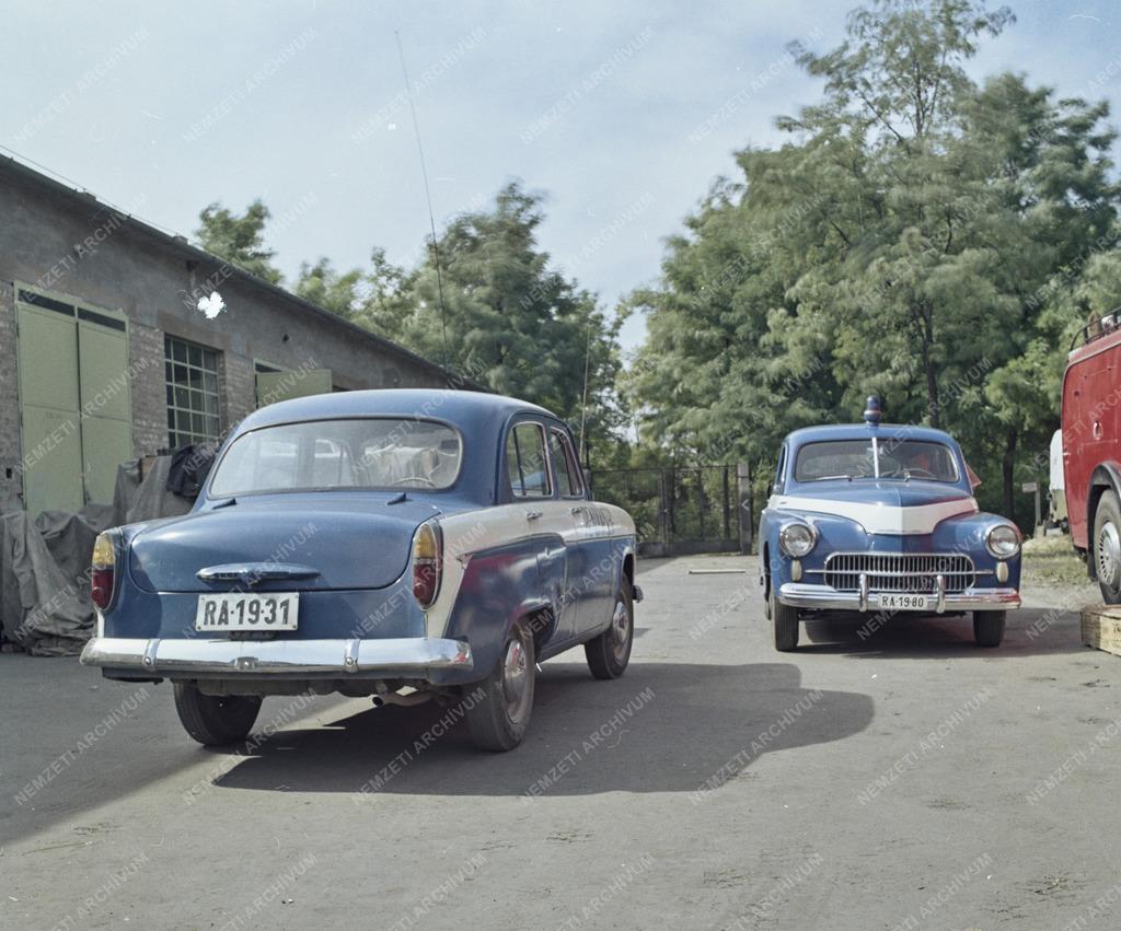 Közbiztonság - Rendőrautók