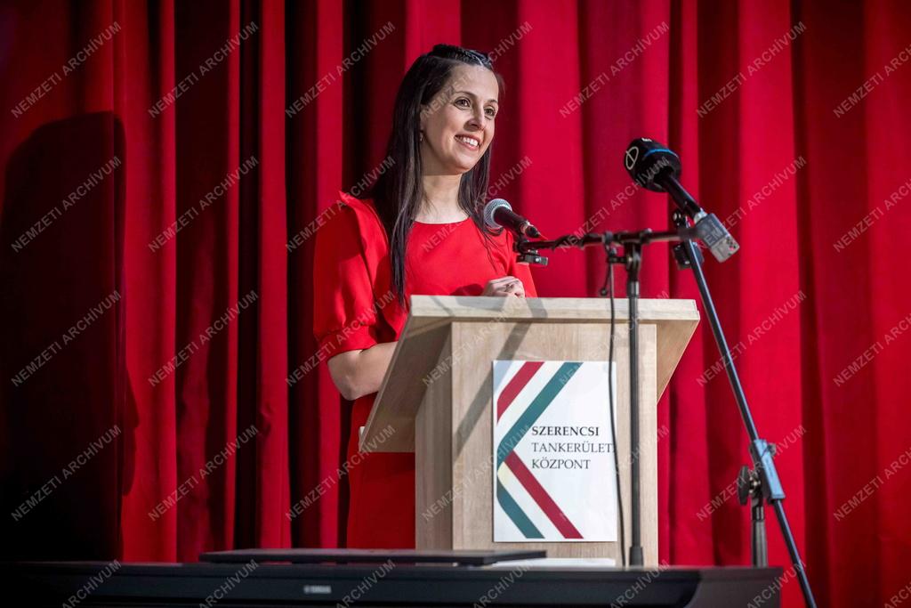 Jótékonysági művészeti gálaműsor Szerencsen