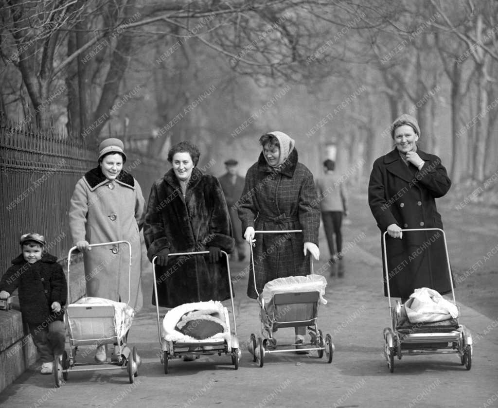 Időjárás - Életkép - Tavasz a fővárosban 