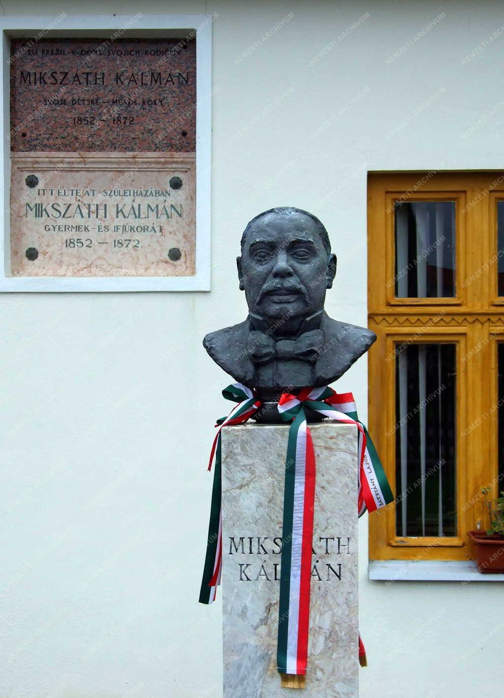 Épület - Szklabonya - Mikszáth Kálmán-emlékház
