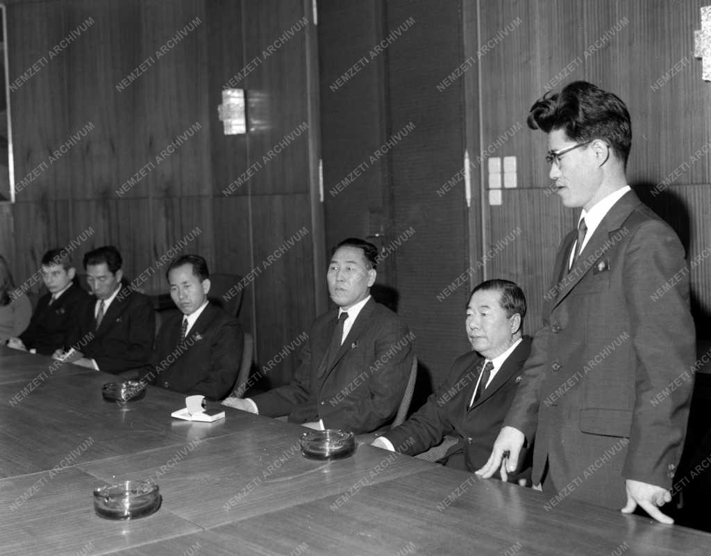 Külkapcsolat - Magyar-koreai baráti találkozó a Hazafias Népfront Székházában