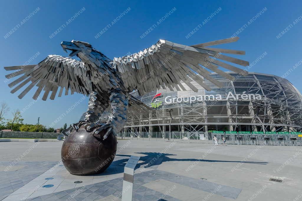 Műalkotás - Budapest - Fradi Sas-szobor