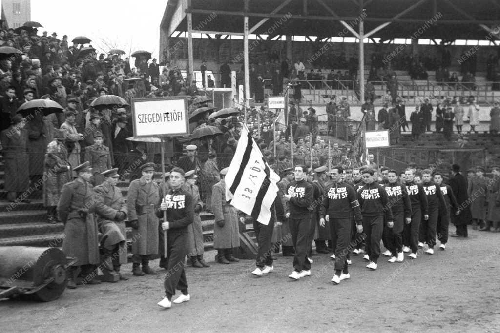 Sport - Labdarúgó-bajnokság évadnyitó