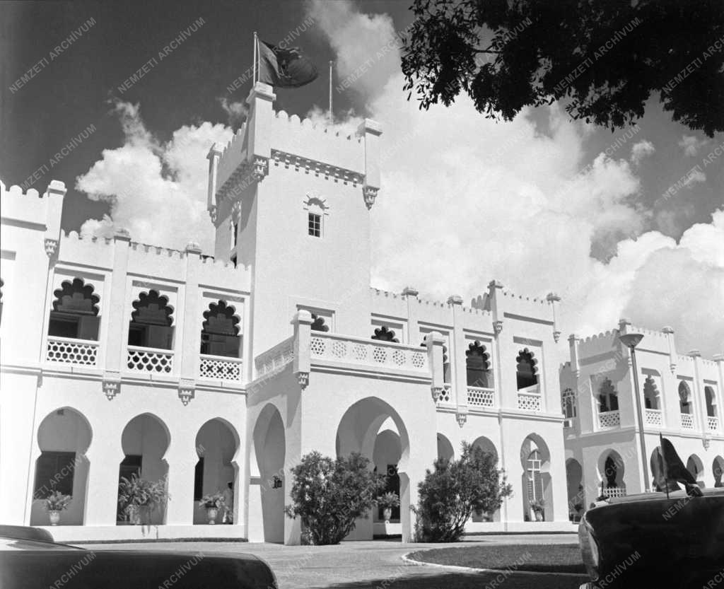 Városkép - Tanzánia - Tanzániai Egyesült Köztársaság Állami Háza