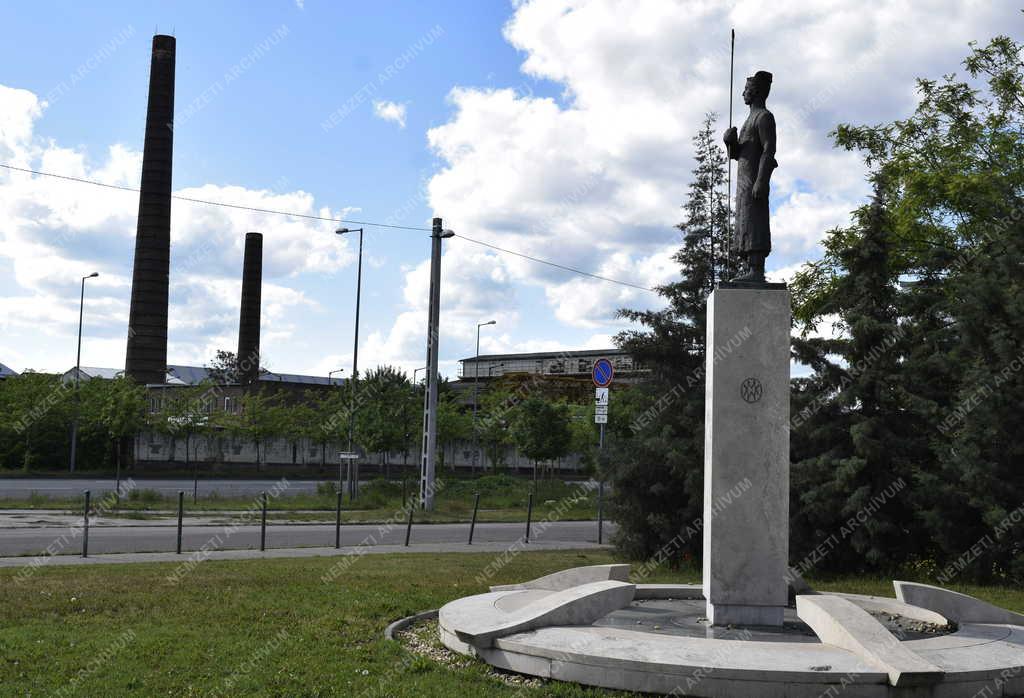 Városkép - Budapest - Martinász szobor Csepelen