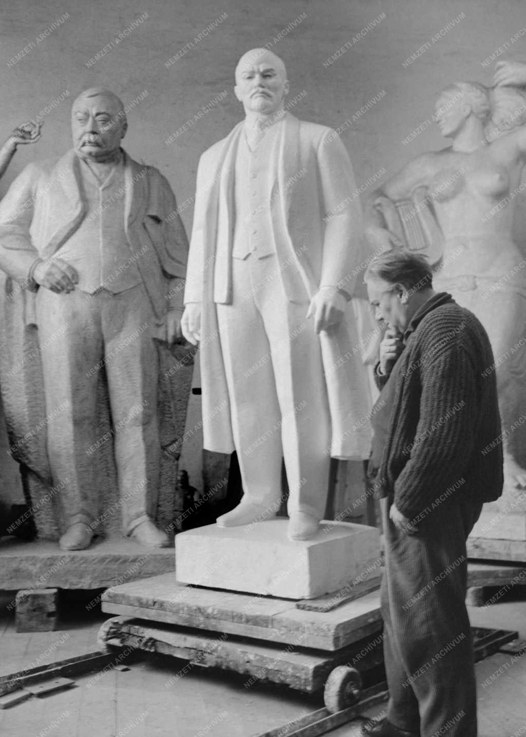 Művészet - Kocsis András Kossuth-díjas szobrászművész 