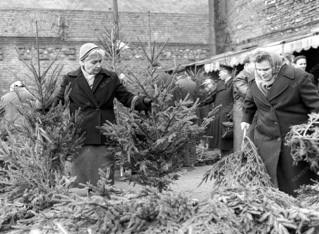 Ünnep - Karácsonyfavásár a Kálvin téren