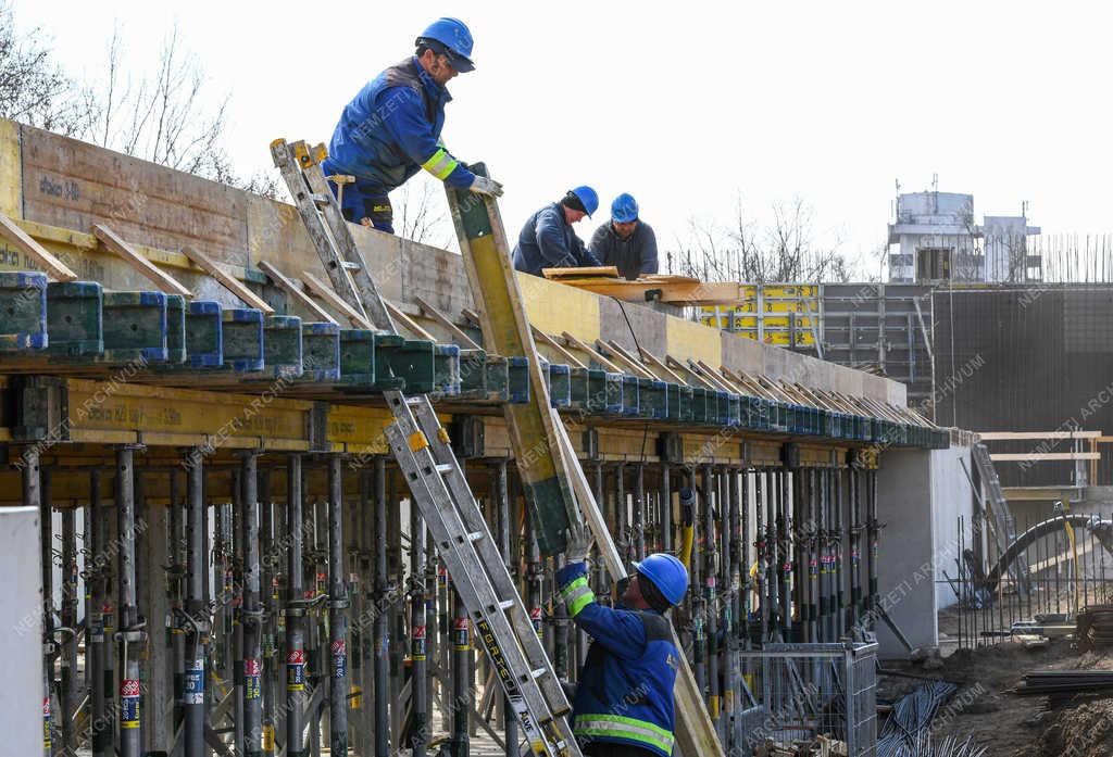 Építőipar - Debrecen - Nagyerdei Strand 