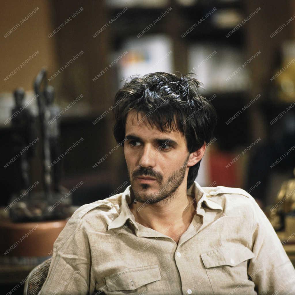 Kultúra - TV-film - Harmodios... és meg kell dögleni