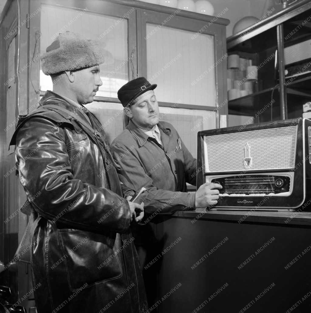 Kereskedelem - Falusi rádióvásárlás