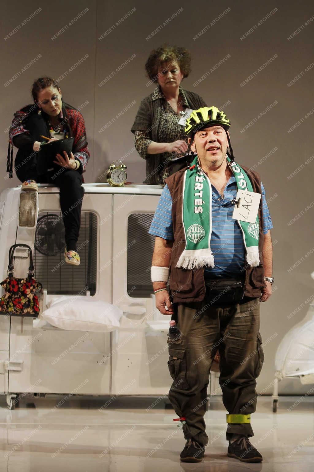 Kultúra - Pesti Magyar Színház - Utánképzés ittas vezetőknek