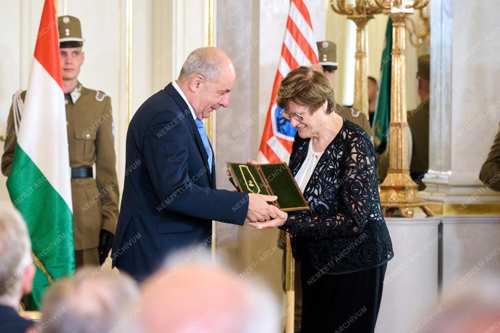 Karikó Katalin és Krausz Ferenc megkapta a Magyar Corvin-lánc kitüntetést