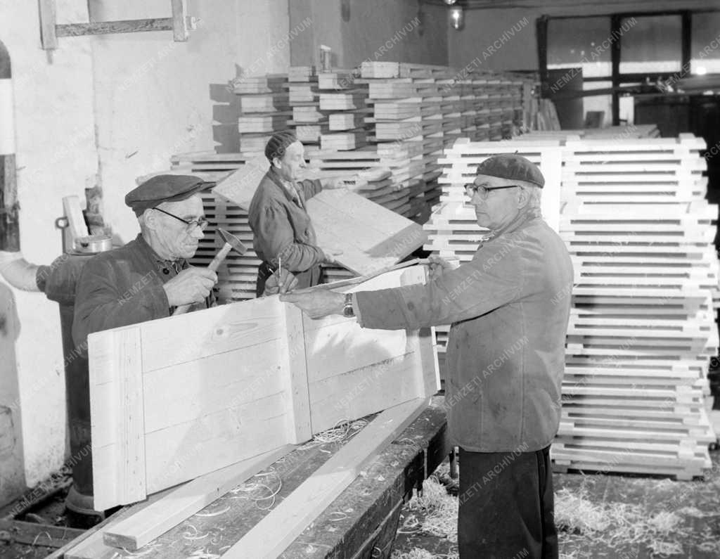 Ipar - Téli javítások a Cirkusz Vállalat műhelyében