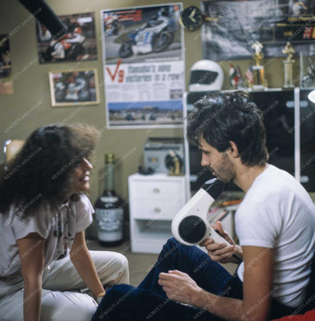 Kultúra - TV-film - Harmodios... és meg kell dögleni