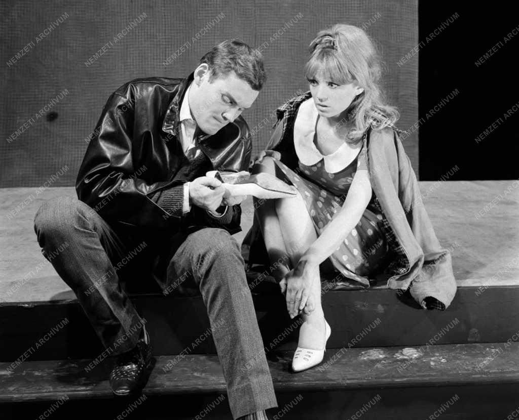 Kultúra - Szegedi Nemzeti Színház - Viktor Rozov: Úton