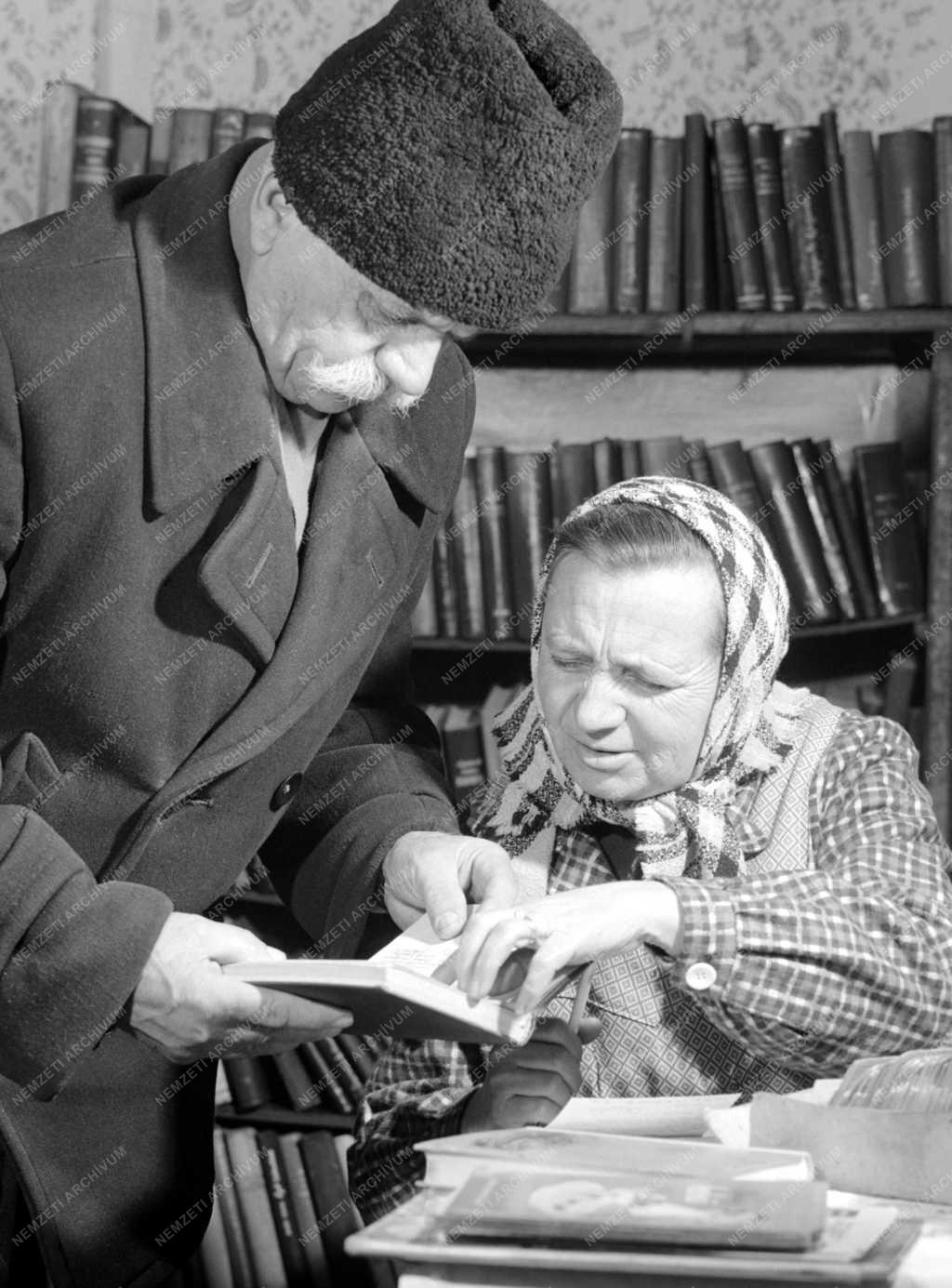 Kultúra - Könyvtár egy falusi házban