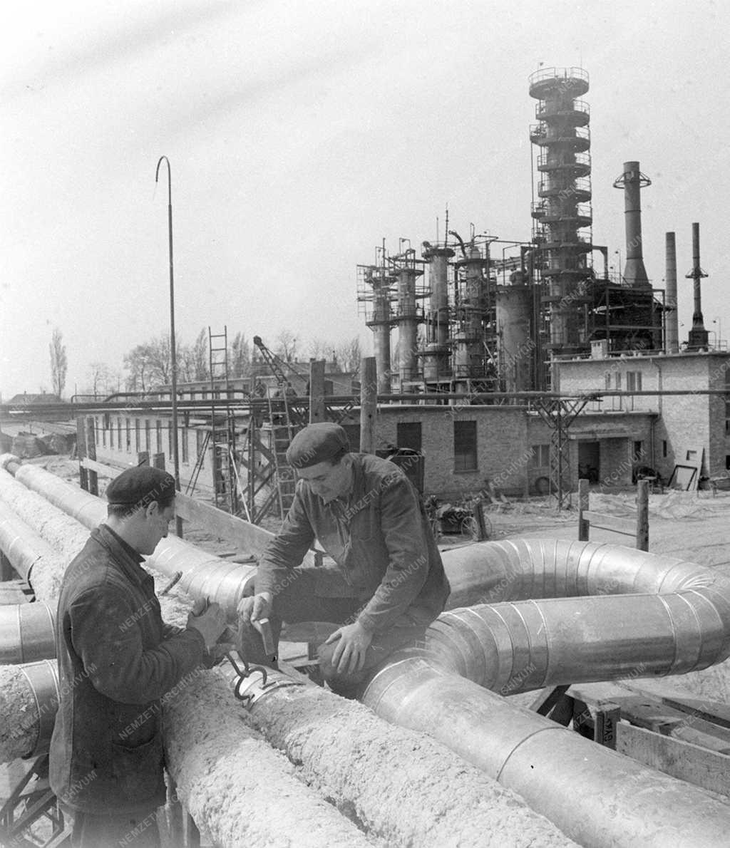 A szerző válogatása - Új kenőolaj finomító épül Almásfüzitőn