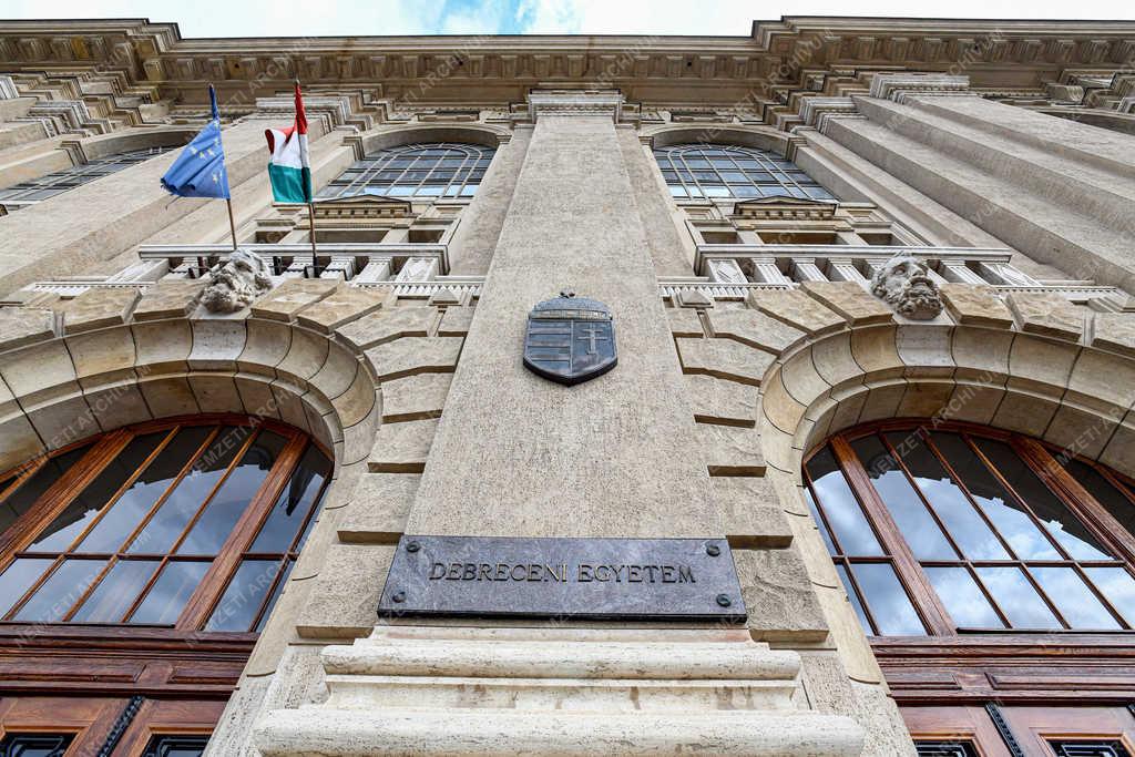 Felsőoktatás - Debrecen - 20 éves a Debreceni Egyetem