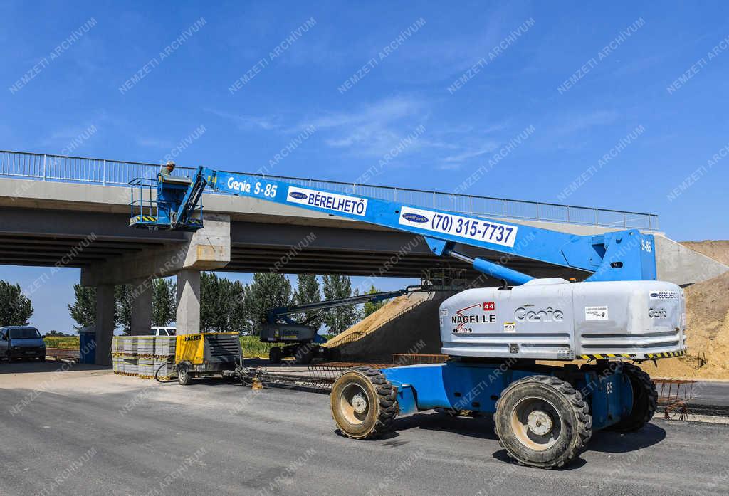 Útépítés - Berettyóújfalu - M4 autópálya építése a román határig