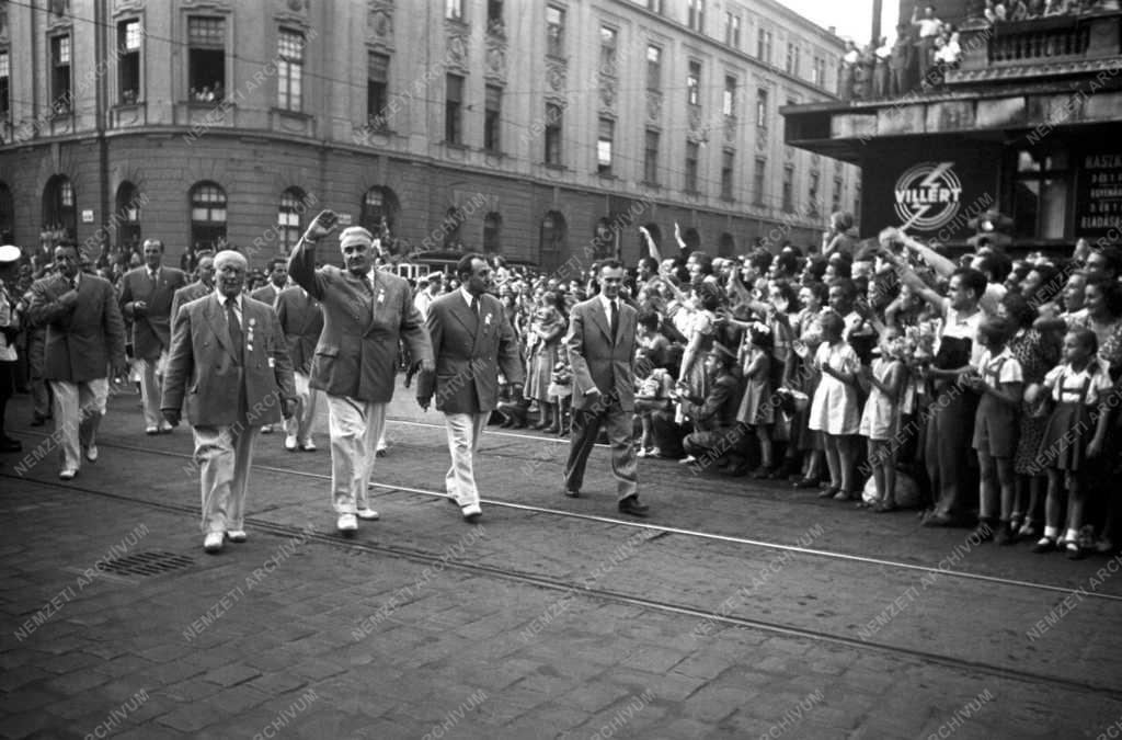 Sport - Nyári olimipiai Játékok - Helsinki - Hazatérés