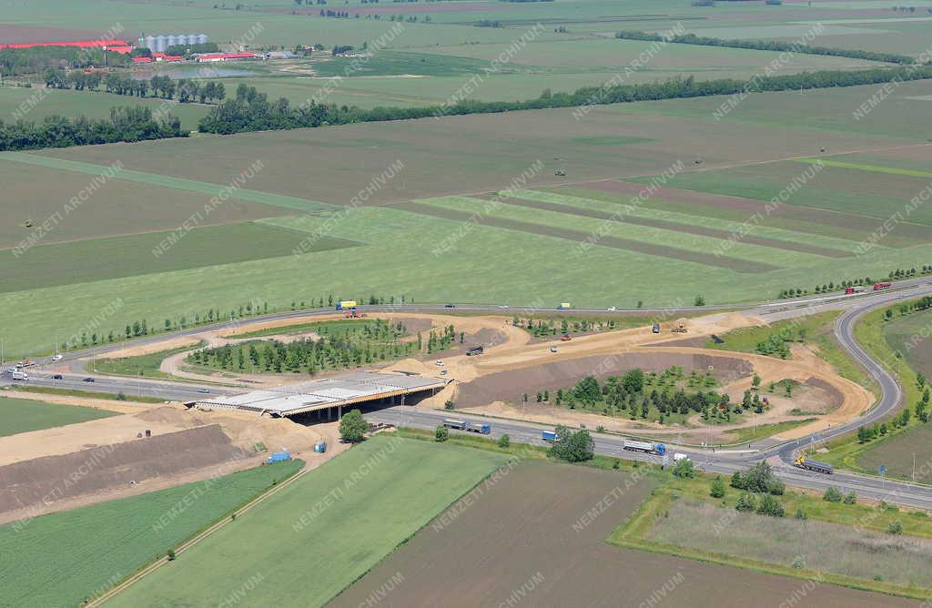 Közlekedés - Debrecen - Épül az M35-ös autópálya.