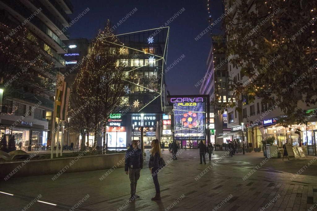 Városkép - Budapest - Corvin Plaza