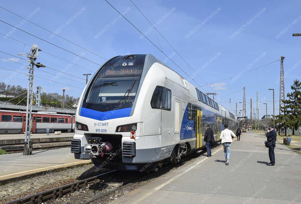 Közlekedés - MÁV - Stadler KISS emeletes motorvonat