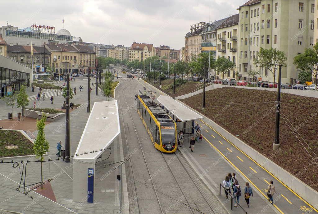 Városkép - Budapest - A felújított Széll Kálmán tér