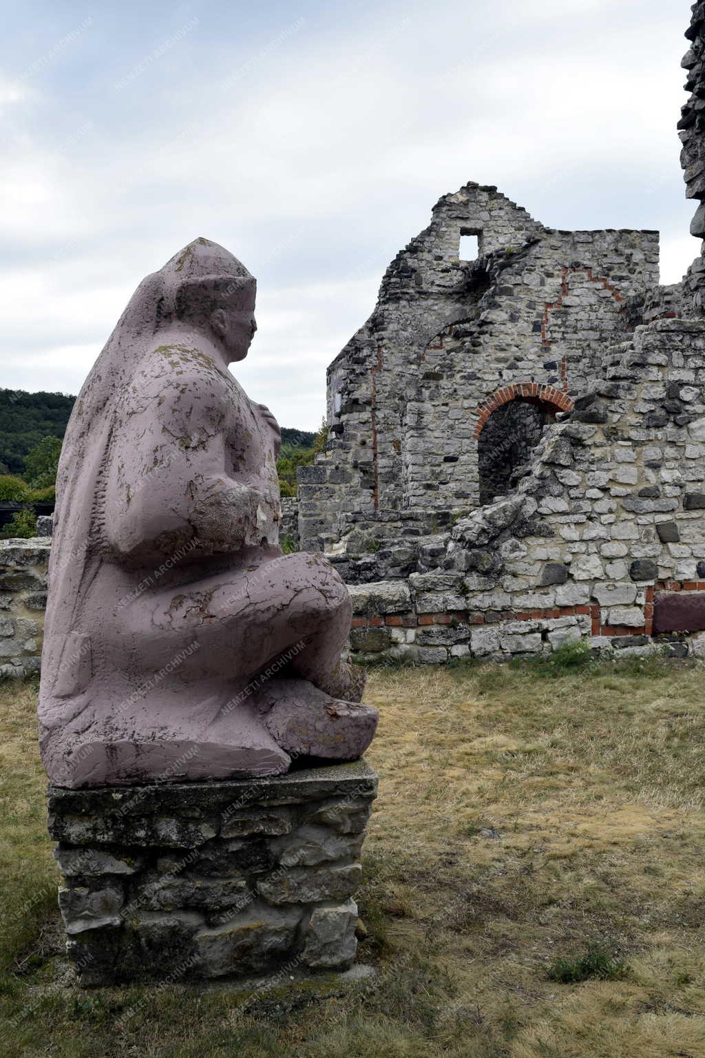 Település - Dörgicse - Szent Péter templomrom