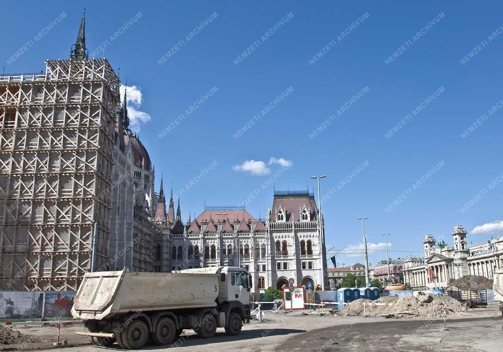 Felújítás - Budapest - A Kossuth Lajos tér rekonstrukciója