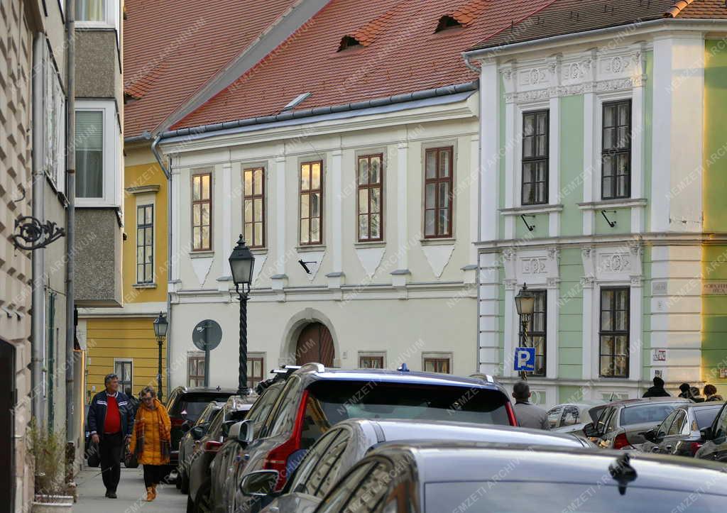 Városkép - Budapest - Az Úri utca részlete a Budai Várban