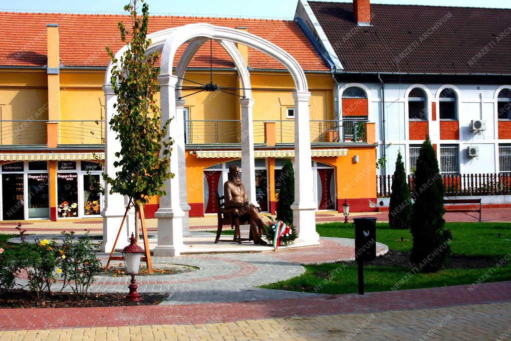 Kalocsa - Negyvennyolcasok tere