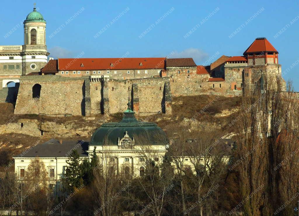 Táj, város - Esztergom -  A királyi Vár - Prímási palota